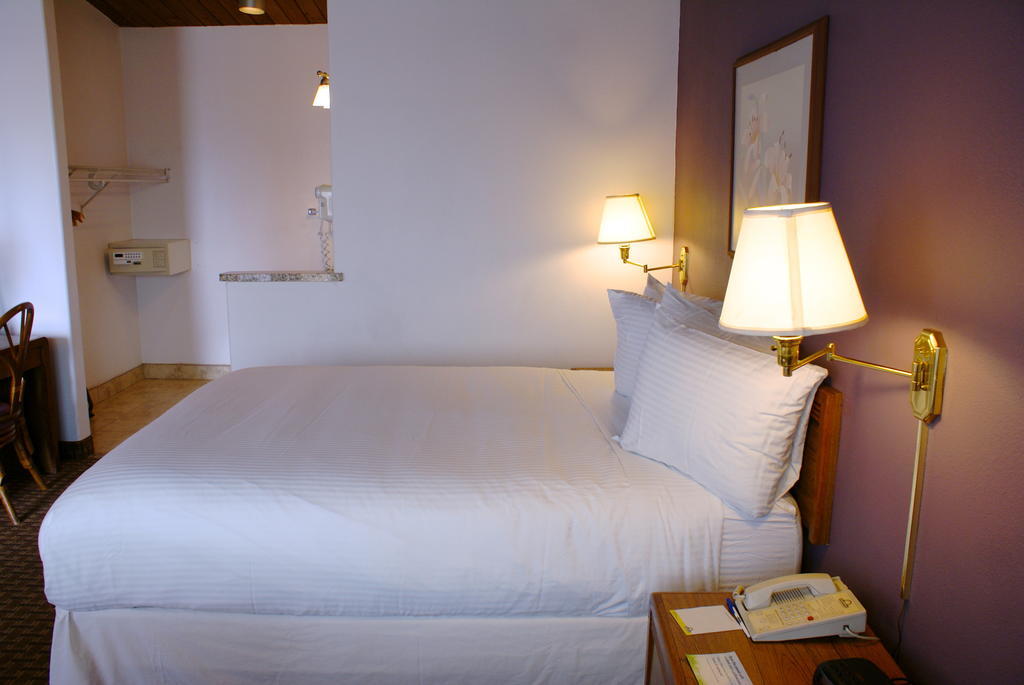 סן דייגו Days Inn Harbor View מראה חיצוני תמונה