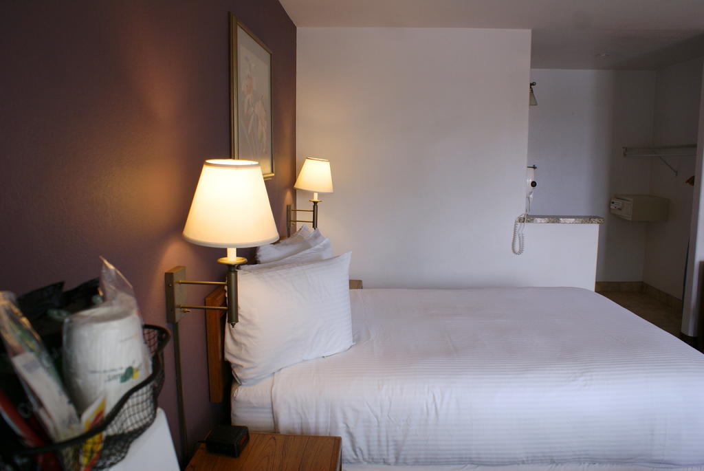 סן דייגו Days Inn Harbor View מראה חיצוני תמונה
